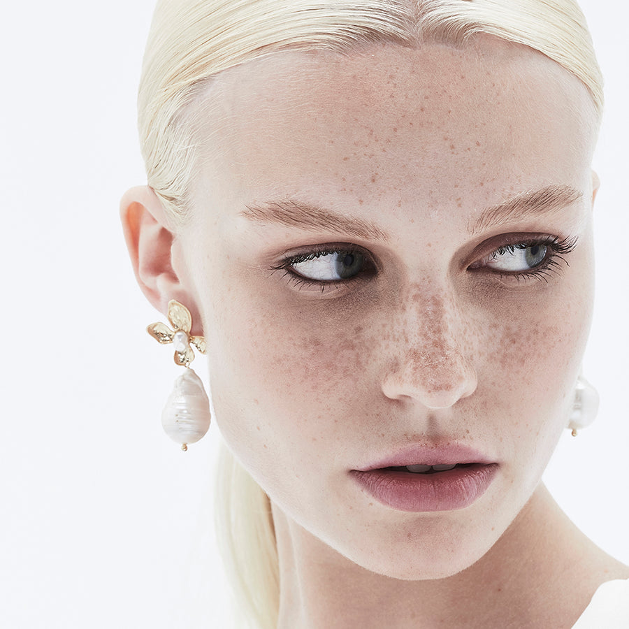 Flower Pearl Earrings - Jolie & Deen 