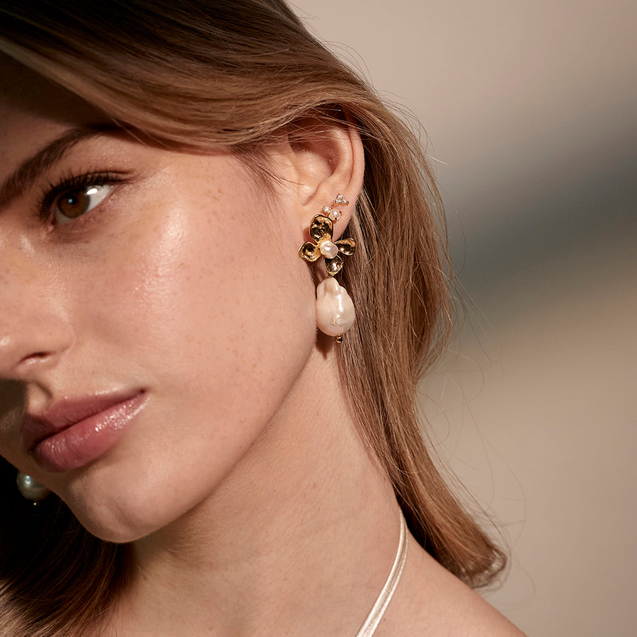 Flower Pearl Earrings - Jolie & Deen 