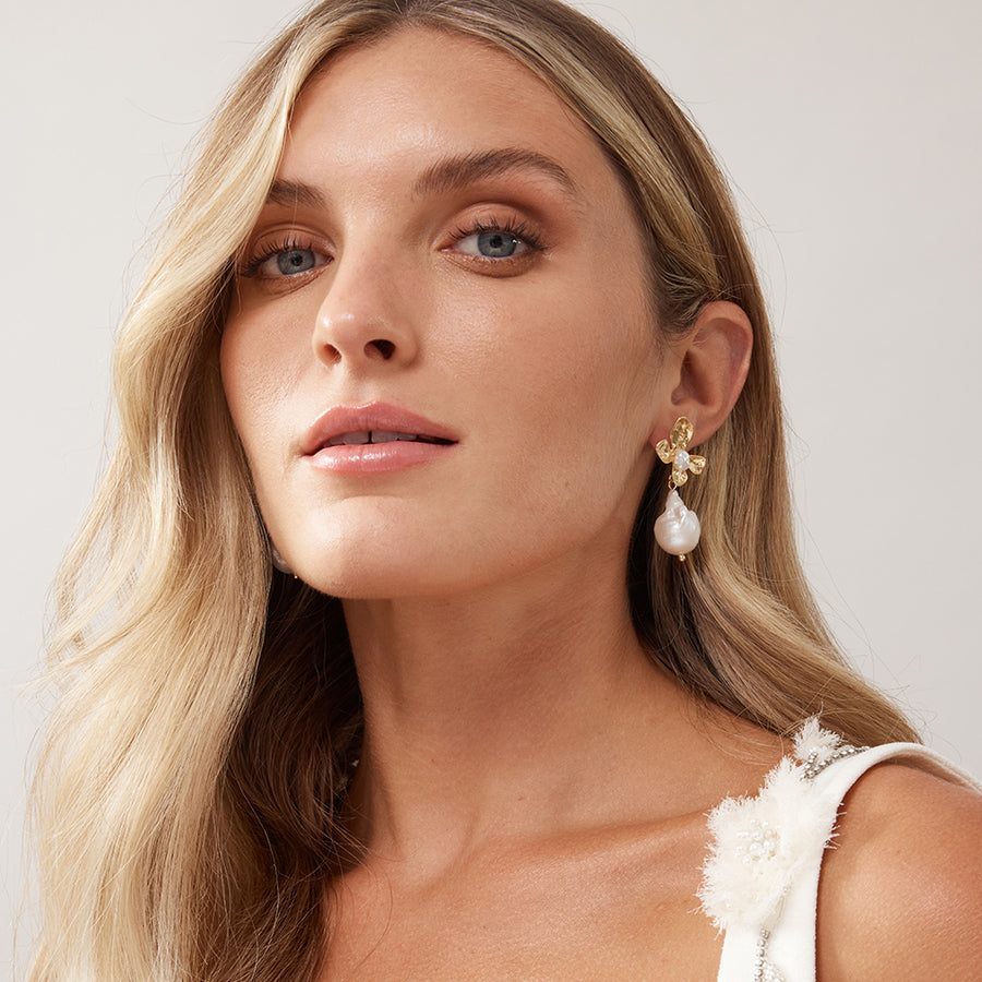 Flower Pearl Earrings - Jolie & Deen 